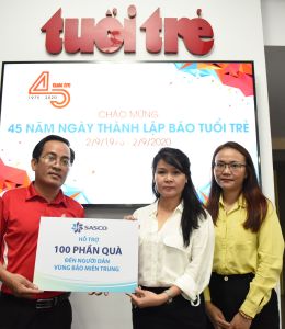 Thêm hàng trăm phần quà đến người dân vùng bão miền Trung
