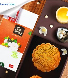 Buy a box of moon cakes, SASCO Shop presents you with a bottle of pure fruit juice