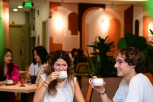 Restaurants & Cafes